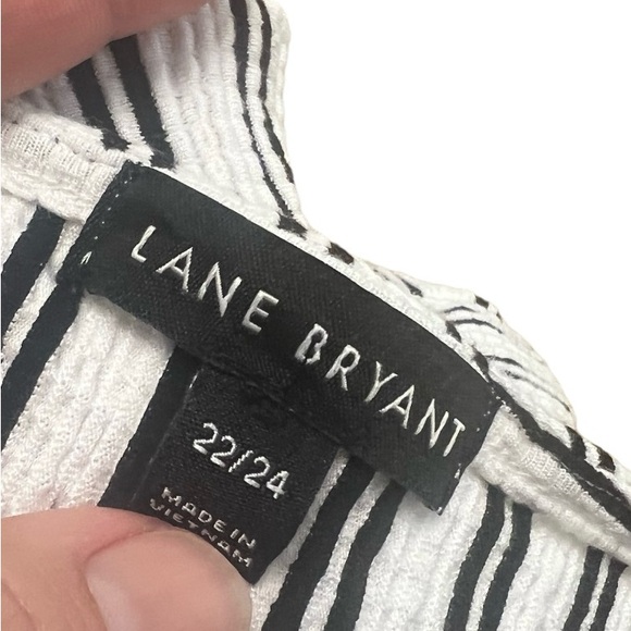 LANE BRYANT PLUS SIZE black and white dressy top size 22/24 - Picture 2 of 9